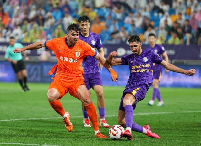 （体育）（8）足球——中超：天津津门虎胜山东泰山XxjpseC007519_20250614_PEPFN0A001.jpg