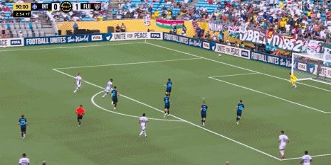 1751333403516027833.gif 国米.gif