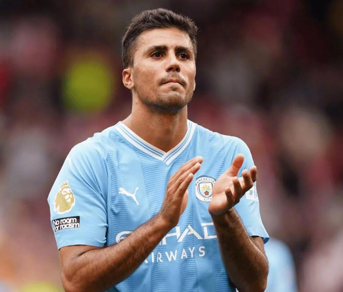 开云体育官网-罗马诺曝皇马有意罗德里，球员未来取决于个人决定|曼城|罗德里戈·埃尔南德斯·卡斯坎特|罗德里-塔林|皇家马德里|播客_新浪体育_新浪新闻