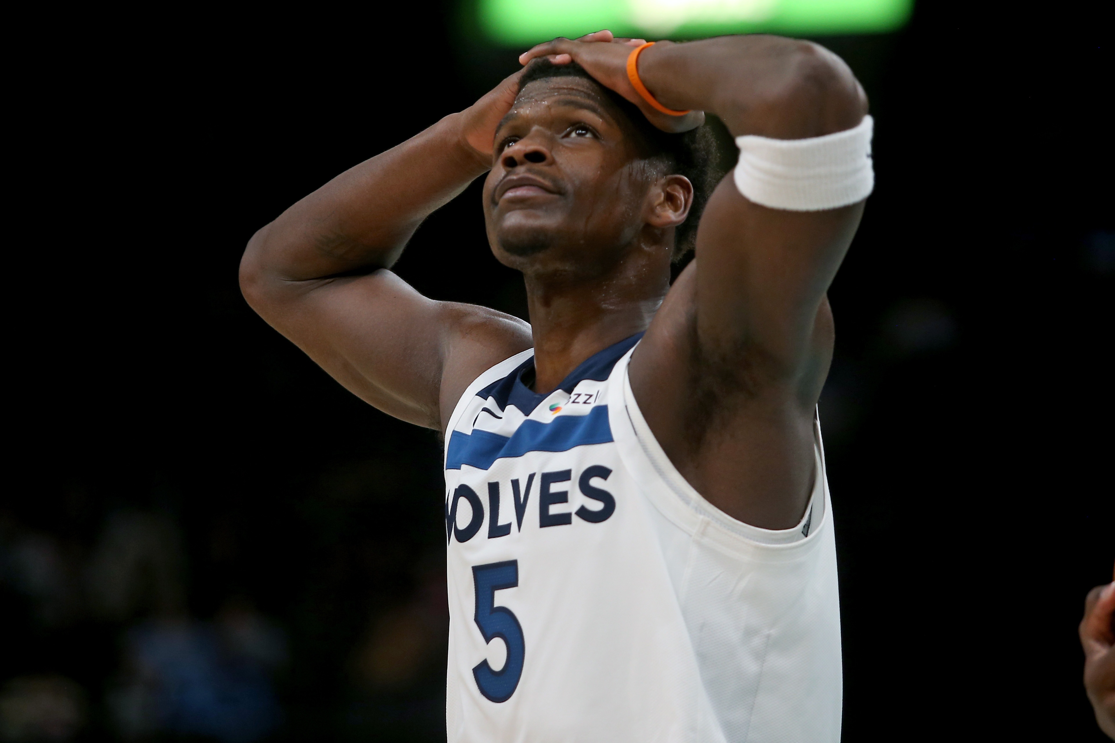 开云-爱德华兹：我不太喜欢打快 但跟着道苏姆他们出战时 我只能跟着跑