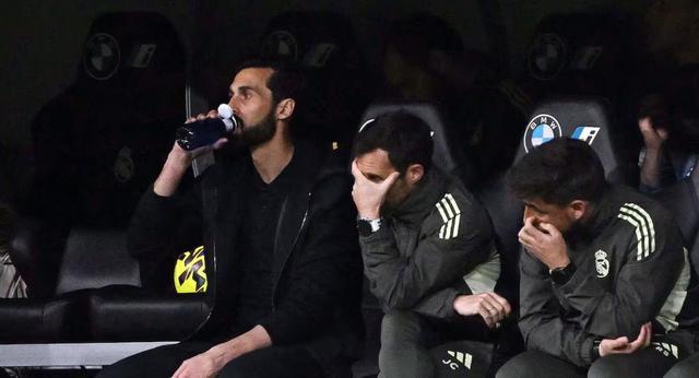 开云体育-阿斯：皇马正处于悬崖边，教练和球员们都对球队前景缺乏信心